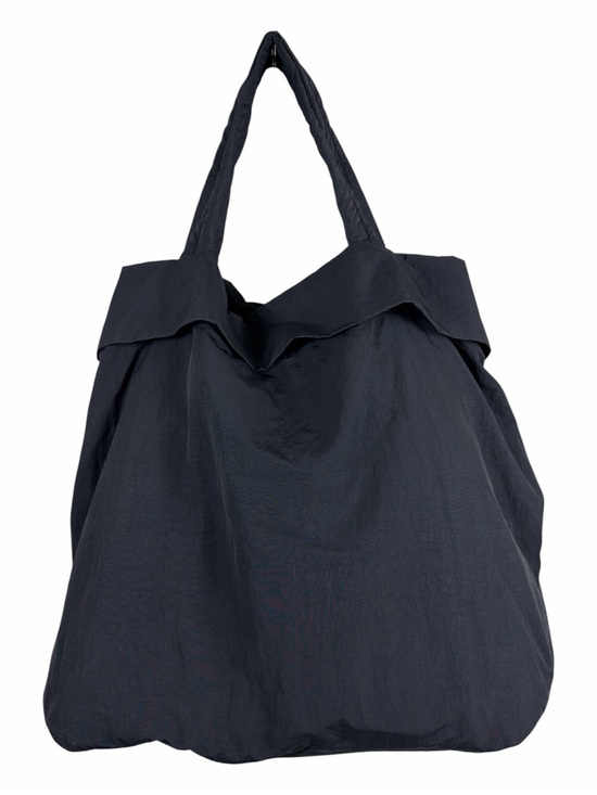 lululemon nylon tote bag Quilty Pleasures Snap closure. Lululemon athletica Triple Compartment Tote